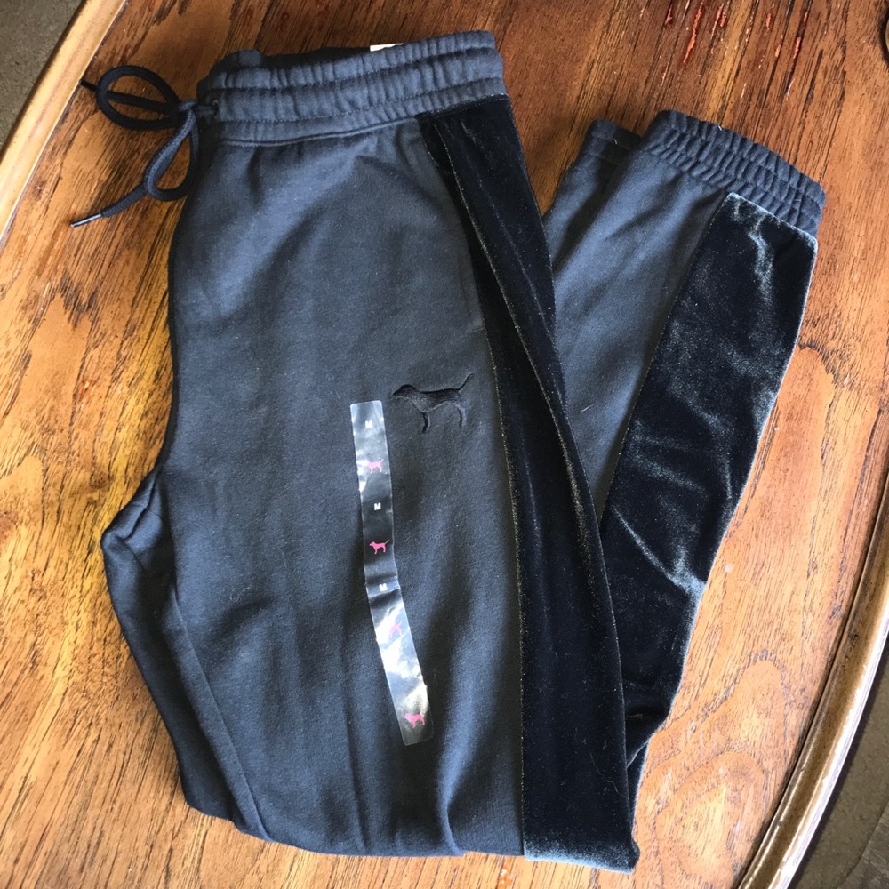 ‼️1 HOUR SALE!!‼️NWT BLACK VELVET VS JOGGERS